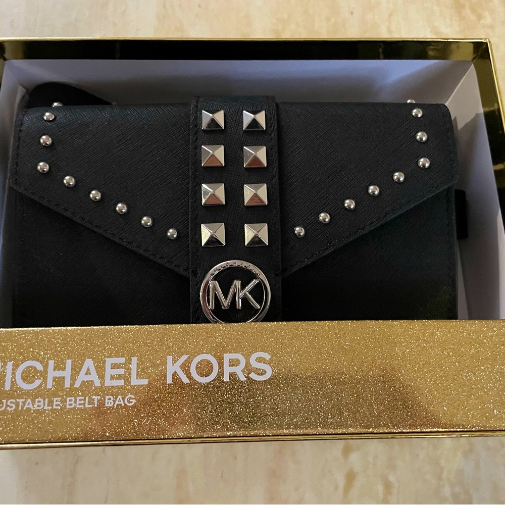 Michael Kors adjustable envelope belt bag.